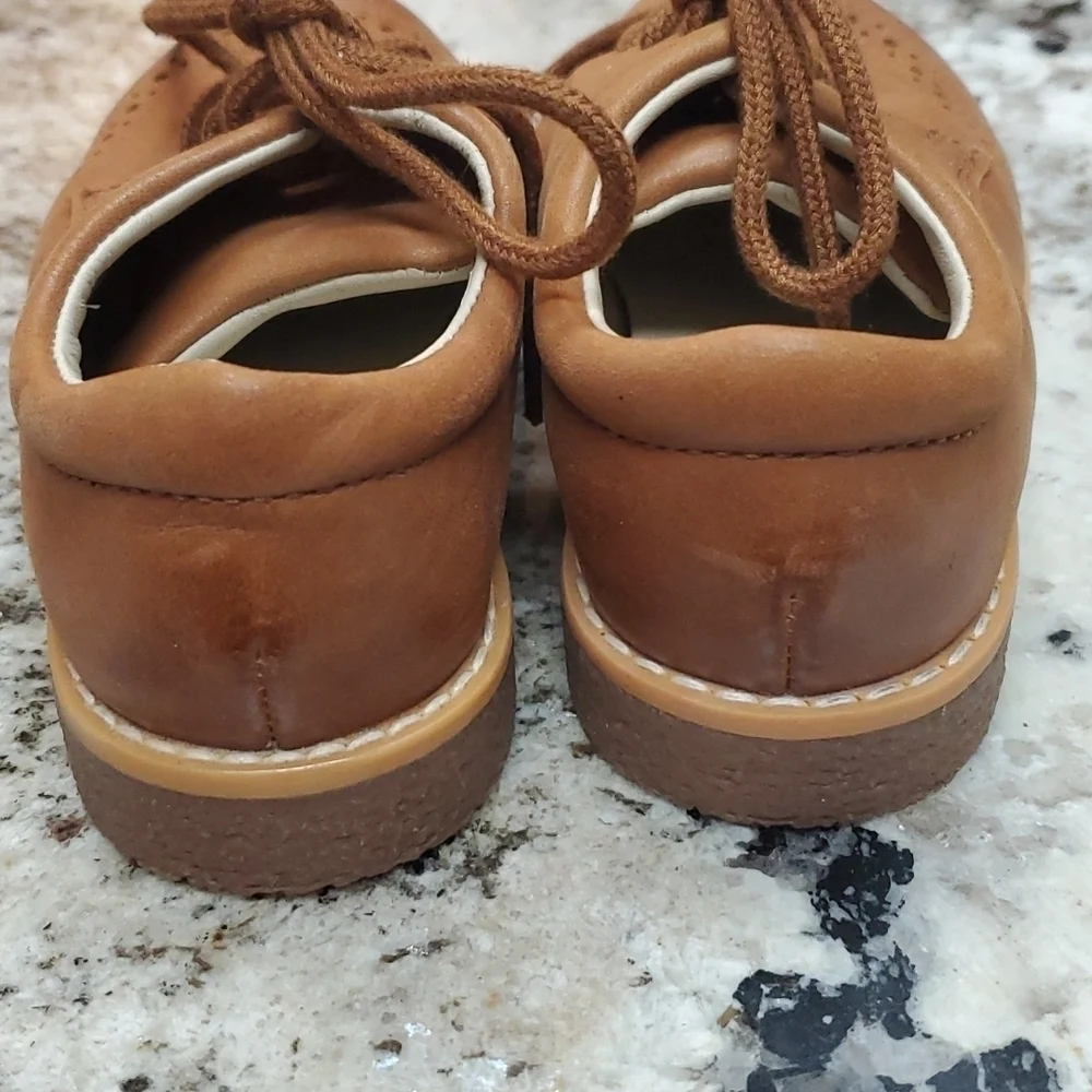 Clarks shoes size 8 w us air springs brown leather upper dress shoes